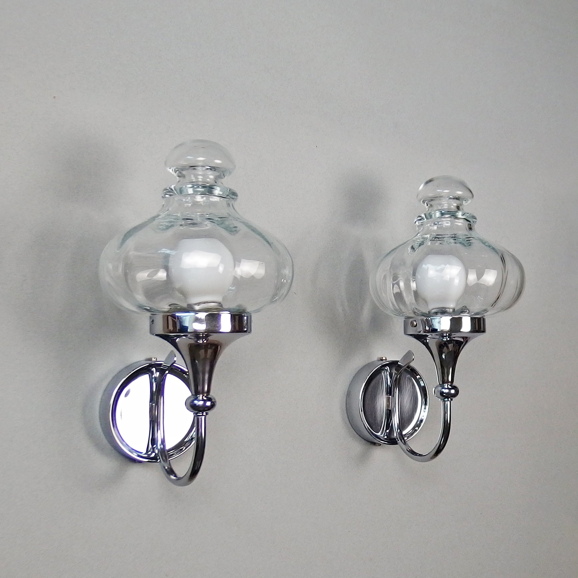 Beautiful pair of 1970s chrome and clear glass sconces from Willa - Retro Lamp Shop