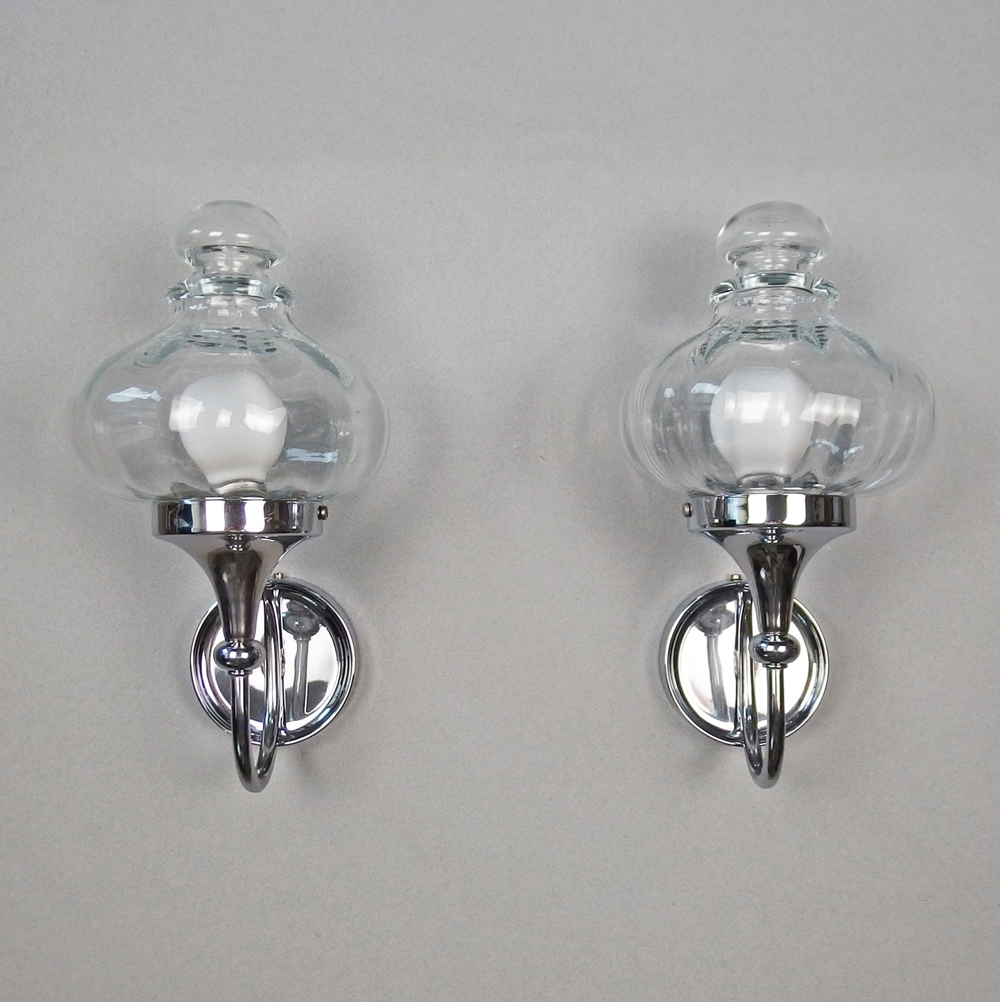 Beautiful pair of 1970s chrome and clear glass sconces from Willa - Retro Lamp Shop