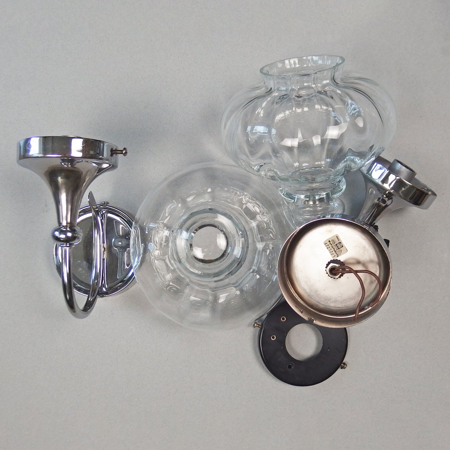 Beautiful pair of 1970s chrome and clear glass sconces from Willa - Retro Lamp Shop