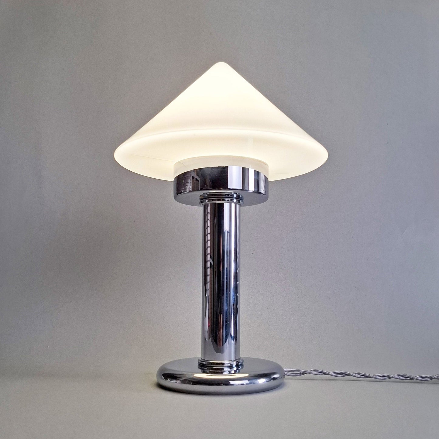 1970s vintage table lamp with chrome foot and white opaline glass from Kalmar - Retro Lamp Sop