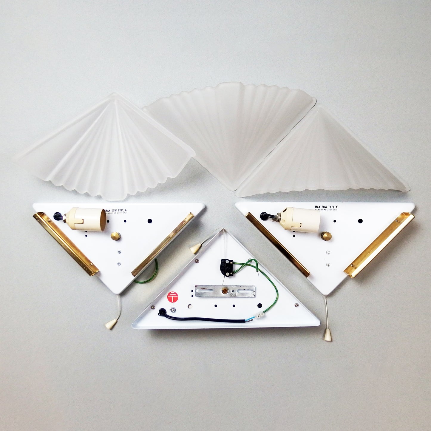 Set of 3 1980s art deco inspired sconces with frosted glass shades and polished brass accessories - Retro Lamp Shop