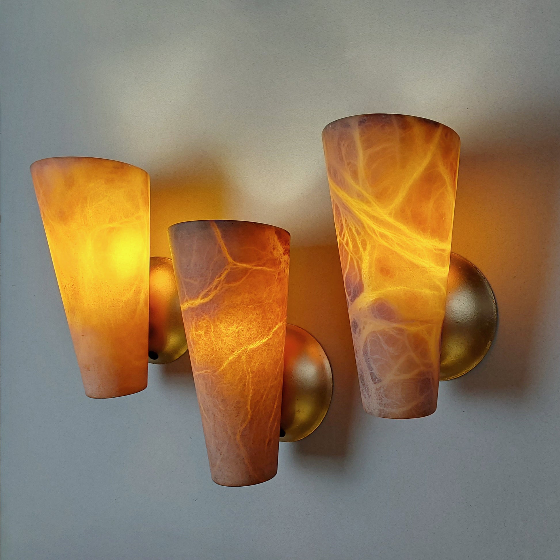 Set of 3 80s beige alabaster sconces with gold painted cast iron base - Retro Lamp Shop