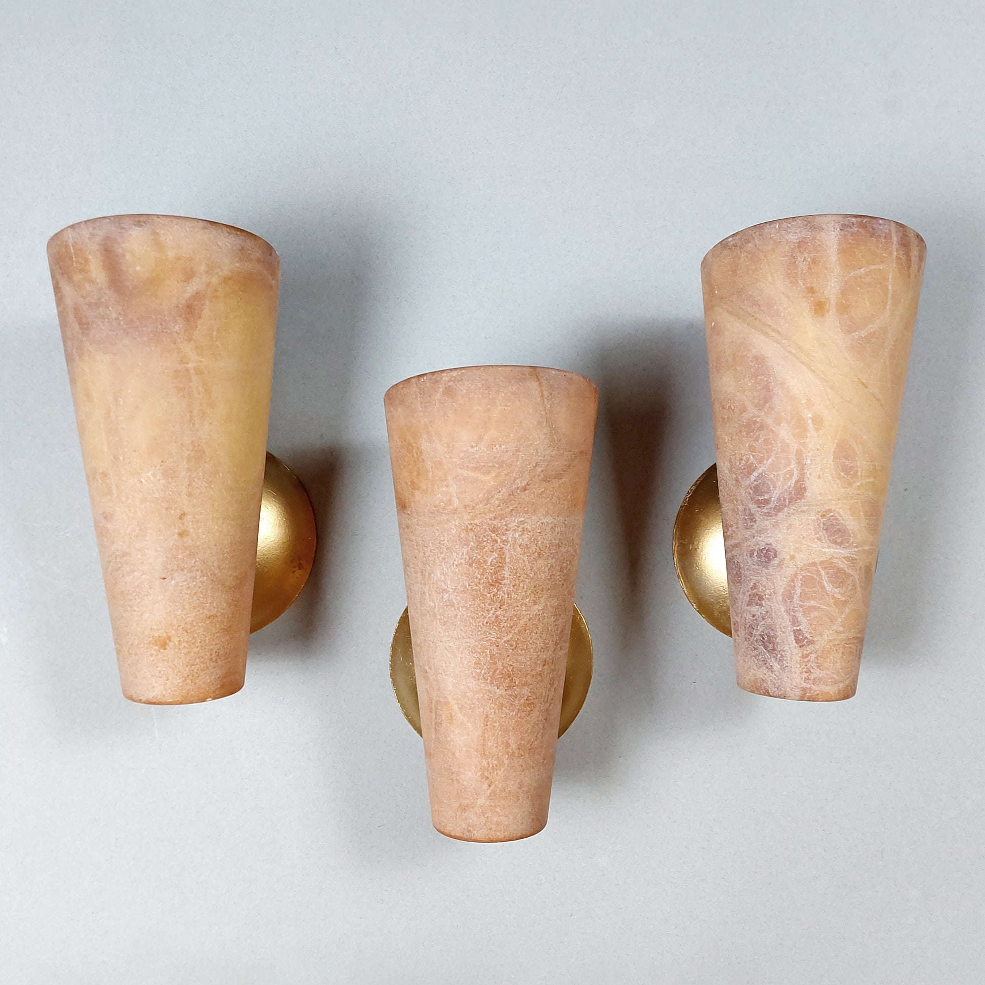 Set of 3 80s beige alabaster sconces with gold painted cast iron base - Retro Lamp Shop