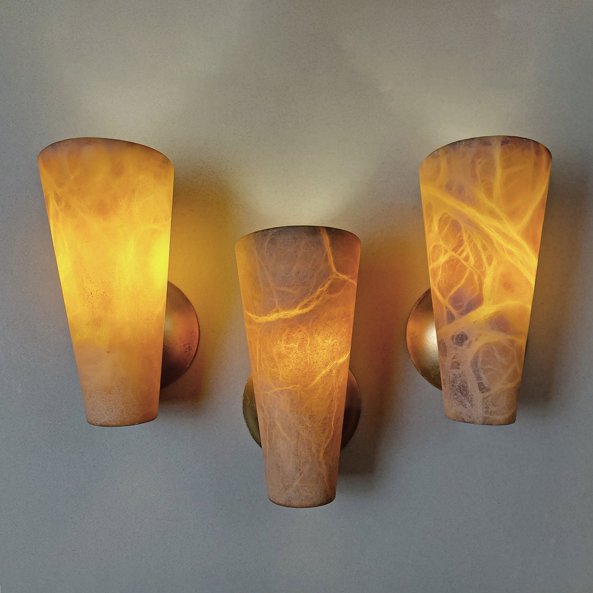 Set of 3 80s beige alabaster sconces with gold painted cast iron base - Retro Lamp Shop