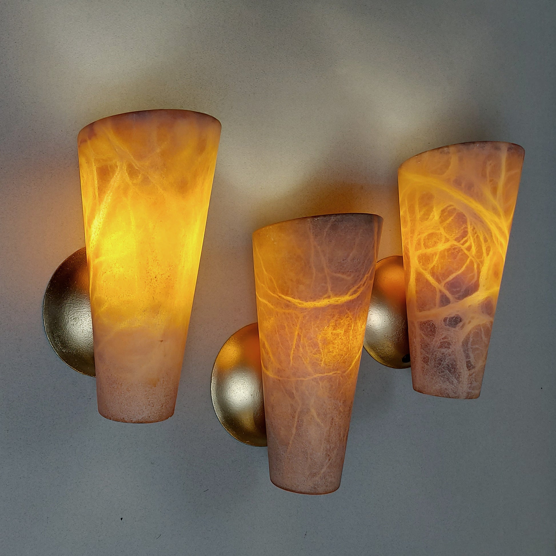 Set of 3 80s beige alabaster sconces with gold painted cast iron base - Retro Lamp Shop