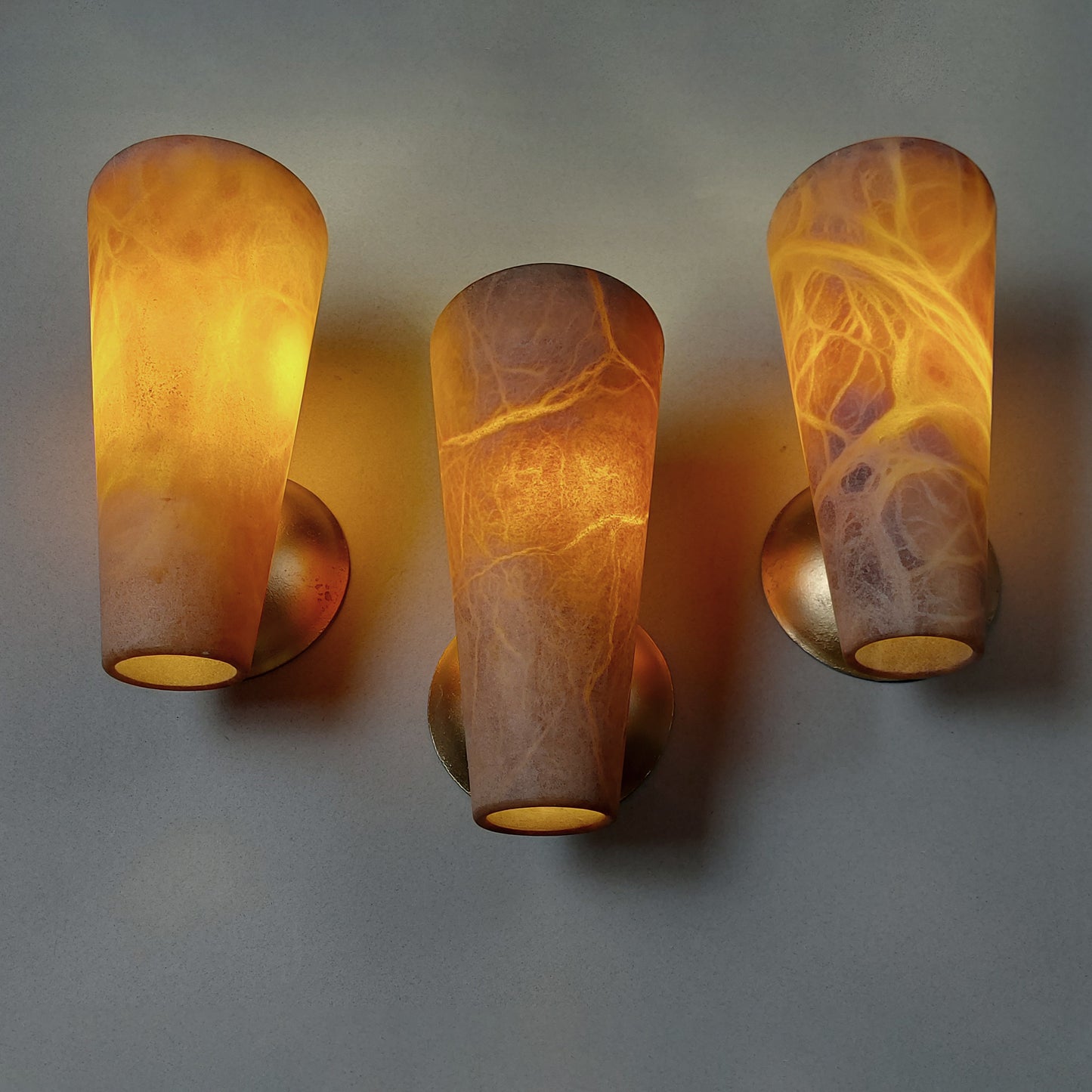 Set of 3 80s beige alabaster sconces with gold painted cast iron base - Retro Lamp Shop