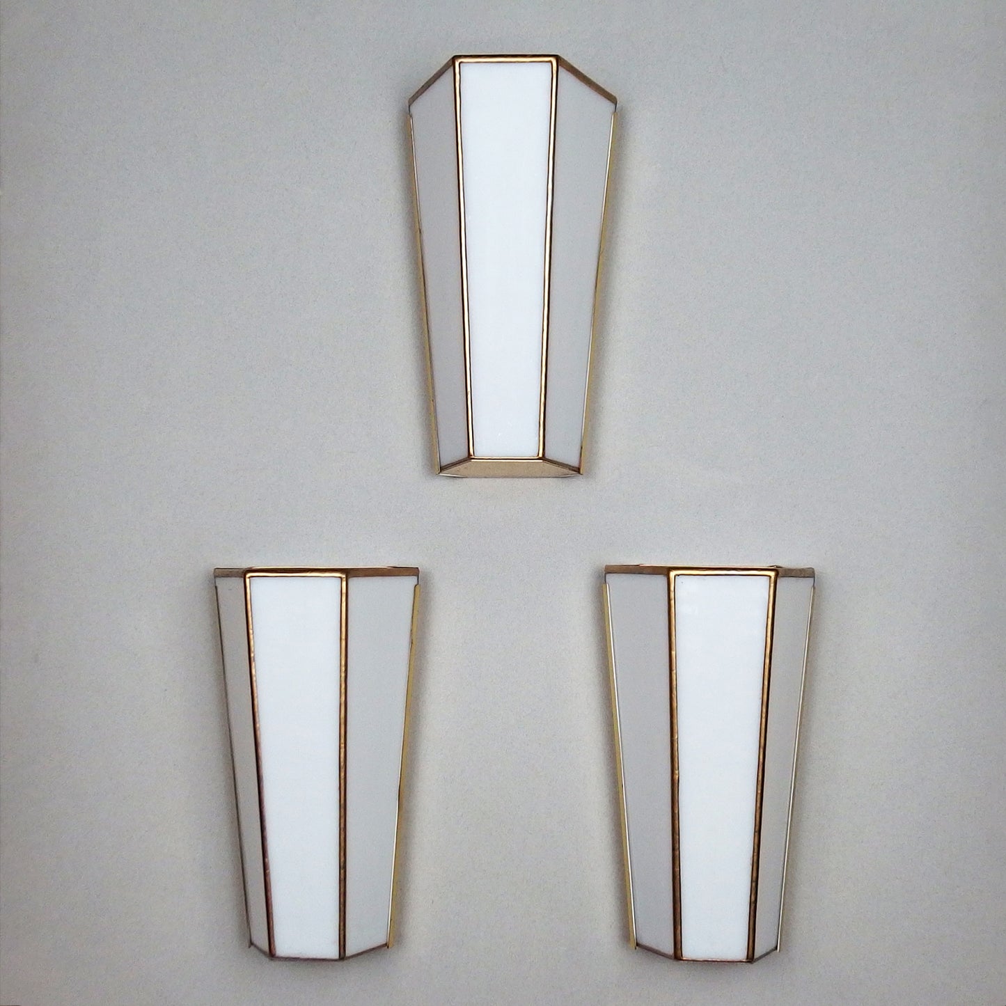 Set of 3 art deco '80s Tiffany sconces with polished brass base and white stain glass from Limburg - Retro Lamp Shop