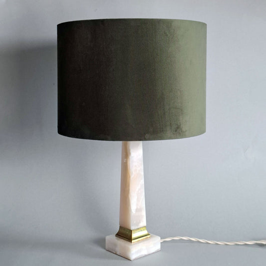 Hollywood regency 1950s vintage table lamp with onyx foot, brass elements and deep green velvet shade - Retro Lamp Shade