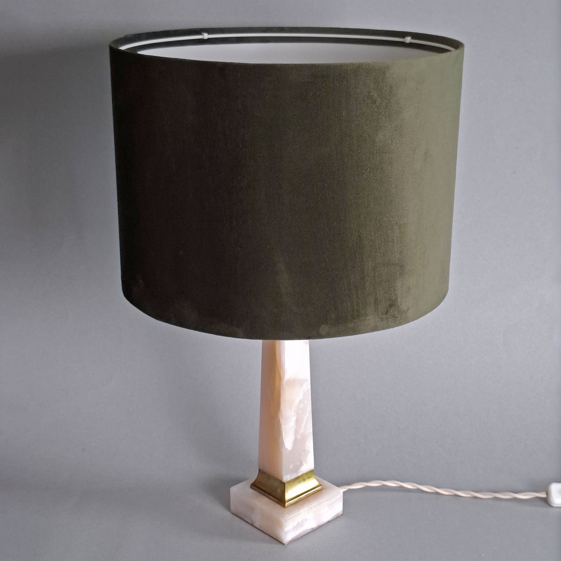 Hollywood regency 1950s vintage table lamp with onyx foot, brass elements and deep green velvet shade - Retro Lamp Shop