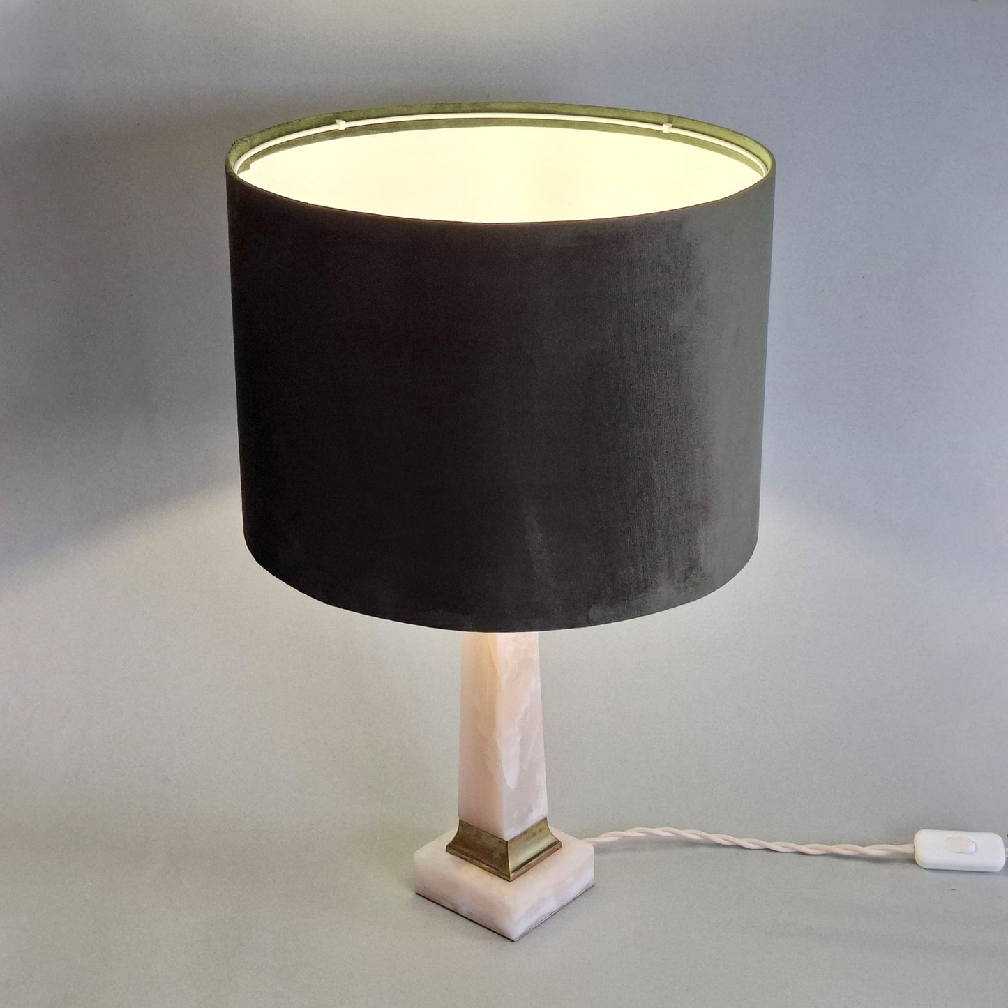 Hollywood regency 1950s vintage table lamp with onyx foot, brass elements and deep green velvet shade - Retro Lamp Shop