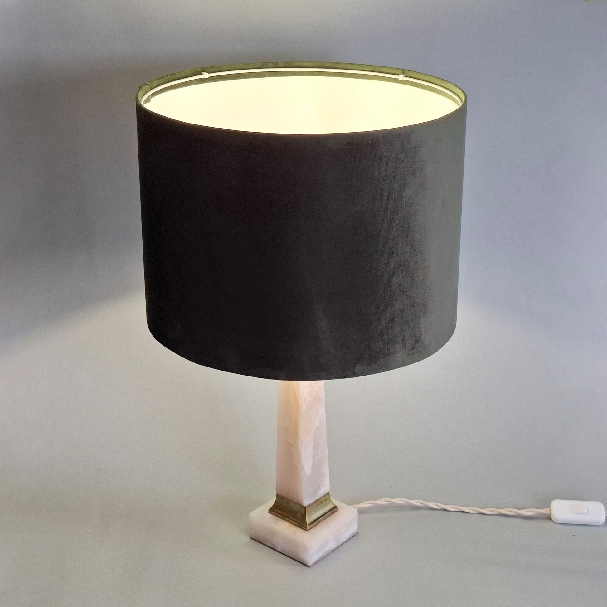 Hollywood regency 1950s vintage table lamp with onyx foot, brass elements and deep green velvet shade - Retro Lamp Shop
